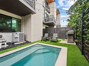 1056 N Victoria Park Rd, Fort Lauderdale FL 33304