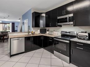 3892 Tree Top Dr, Weston FL 33332