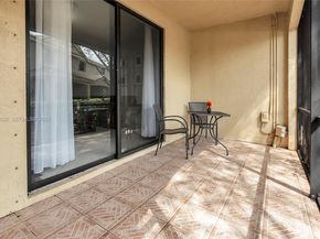 3892 Tree Top Dr, Weston FL 33332