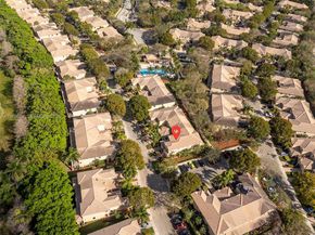 3892 Tree Top Dr, Weston FL 33332