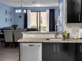 3892 Tree Top Dr, Weston FL 33332