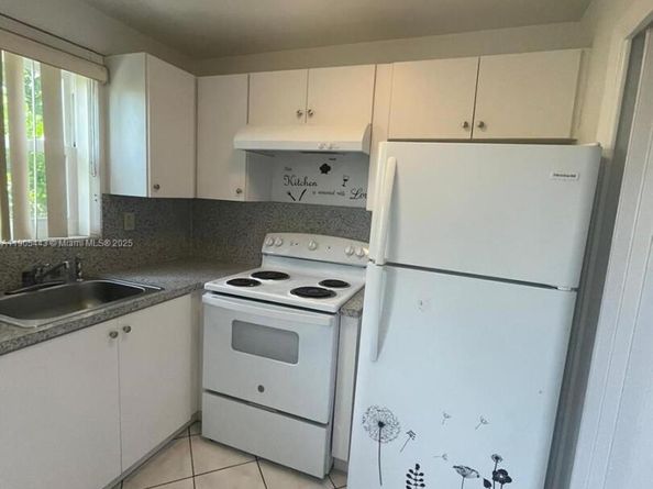 2826 Van Buren St 4, Hollywood FL 33020