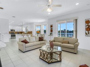 1008 NW 180th Ave, Pembroke Pines FL 33029