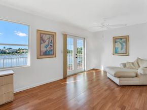 1008 NW 180th Ave, Pembroke Pines FL 33029