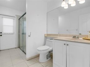 1008 NW 180th Ave, Pembroke Pines FL 33029