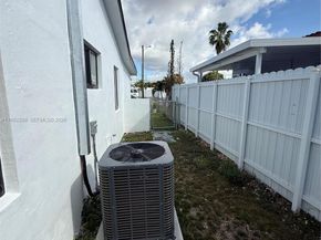 1014 W 66th St, Hialeah FL 33012