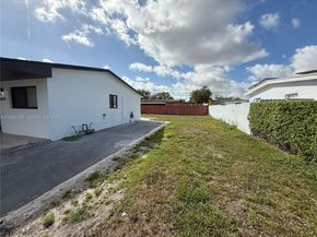 1014 W 66th St, Hialeah FL 33012