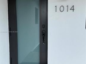 1014 W 66th St, Hialeah FL 33012