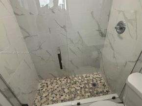 1014 W 66th St, Hialeah FL 33012