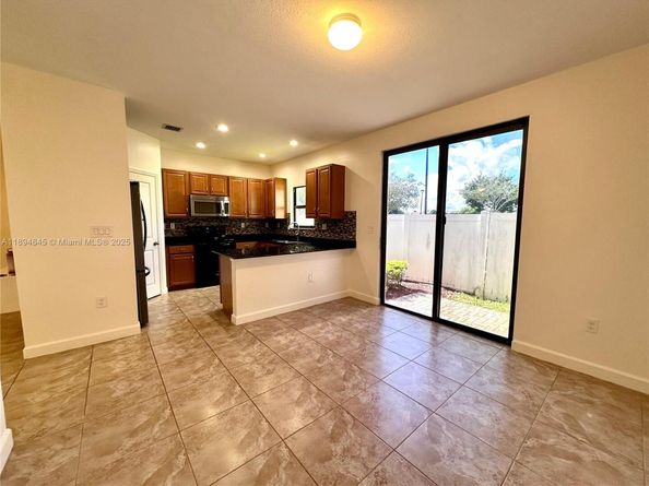404 NE 194th Ter, Miami FL 33179