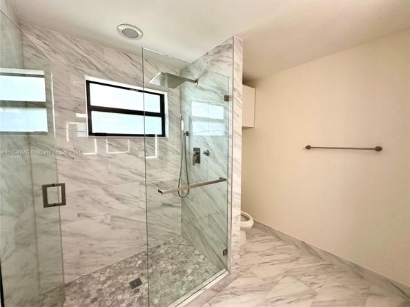 404 NE 194th Ter, Miami FL 33179