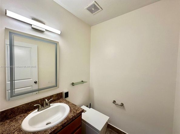 404 NE 194th Ter, Miami FL 33179