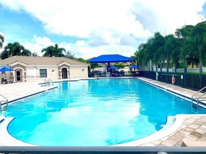 404 NE 194th Ter, Miami FL 33179