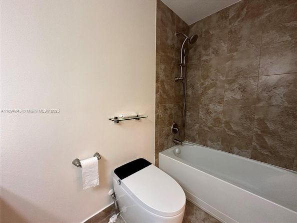 404 NE 194th Ter, Miami FL 33179