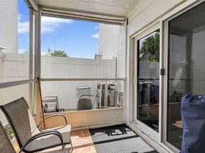 221 NE 212th St, Miami FL 33179