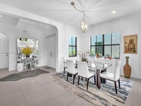 11824 SW 13th Ct, Pembroke Pines FL 33025