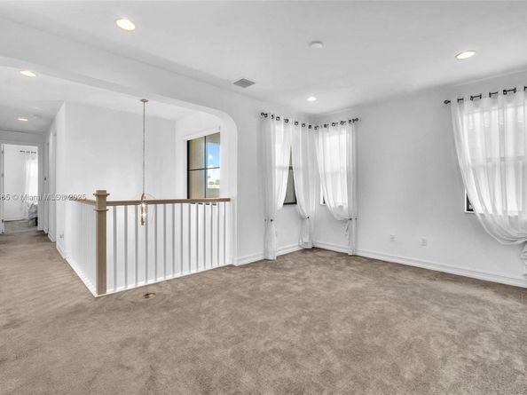 11824 SW 13th Ct, Pembroke Pines FL 33025