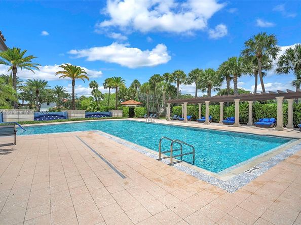 11824 SW 13th Ct, Pembroke Pines FL 33025