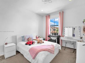 11824 SW 13th Ct, Pembroke Pines FL 33025