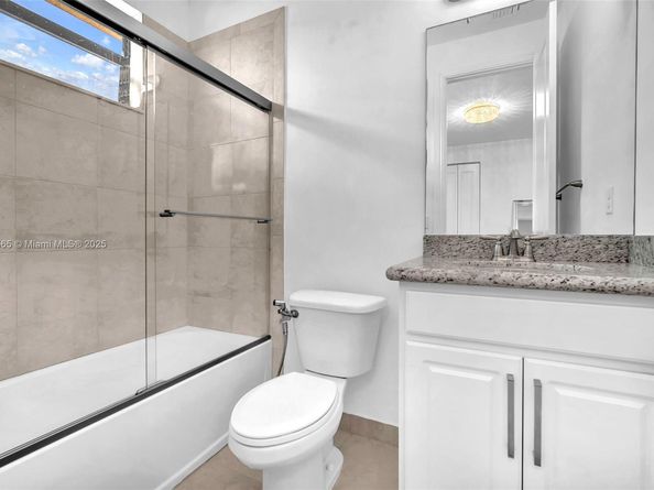11824 SW 13th Ct, Pembroke Pines FL 33025