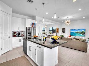 11824 SW 13th Ct, Pembroke Pines FL 33025
