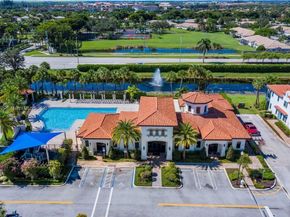 11824 SW 13th Ct, Pembroke Pines FL 33025