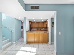 9450 Live Oak Pl 109, Davie FL 33324
