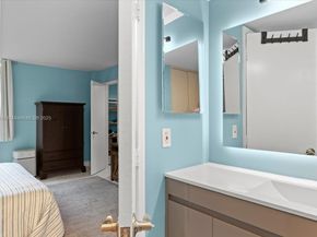 9450 Live Oak Pl 109, Davie FL 33324