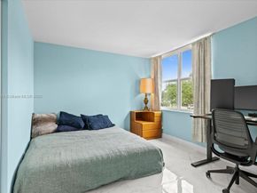 9450 Live Oak Pl 109, Davie FL 33324