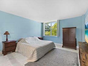 9450 Live Oak Pl 109, Davie FL 33324