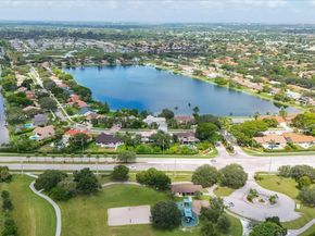 9450 Live Oak Pl 109, Davie FL 33324