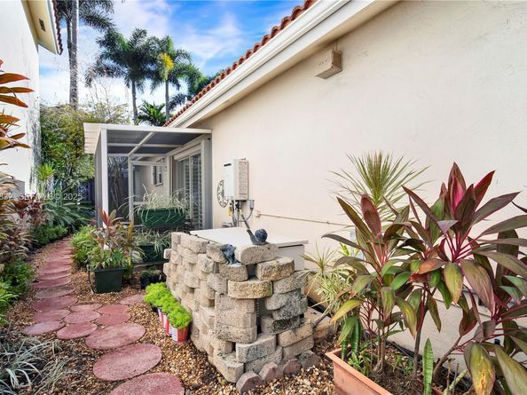 10953 SW 153rd Ct, Miami FL 33196