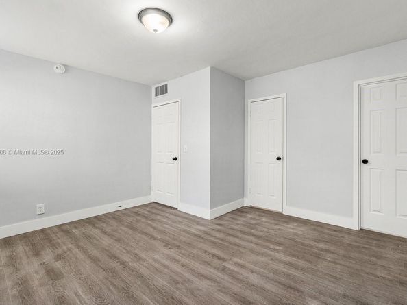 1530 Crescent Cir, West Palm Beach FL 33403