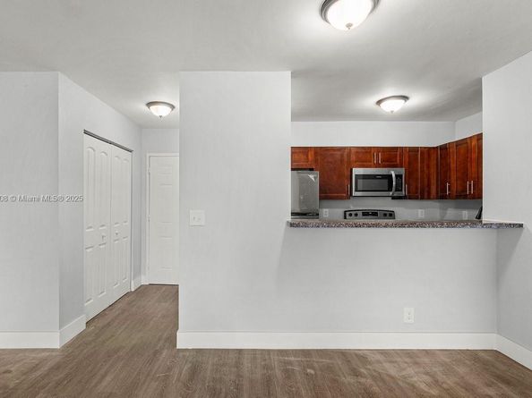 1530 Crescent Cir, West Palm Beach FL 33403