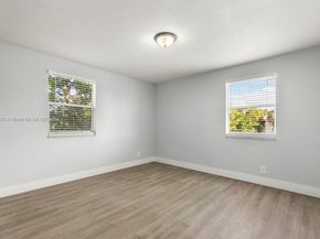1530 Crescent Cir, West Palm Beach FL 33403