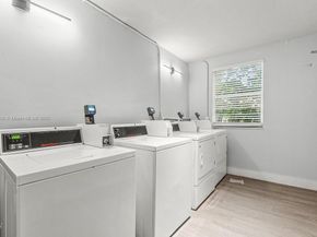 1530 Crescent Cir, West Palm Beach FL 33403