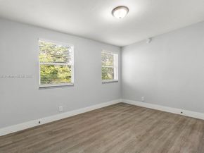 1530 Crescent Cir, West Palm Beach FL 33403