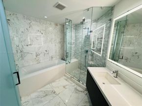 851 NE 1st Ave 1903, Miami FL 33132