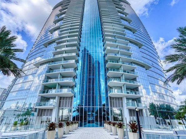 851 NE 1st Ave 1903, Miami FL 33132