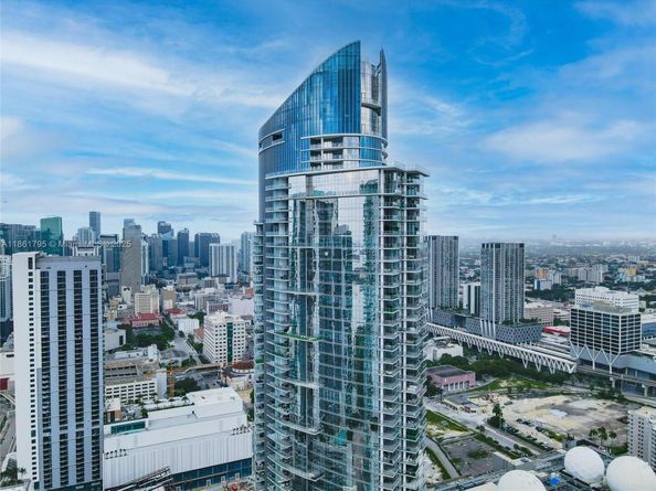851 NE 1st Ave 1903, Miami FL 33132