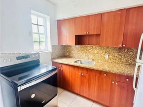 2371 SW 27th St, Miami FL 33133