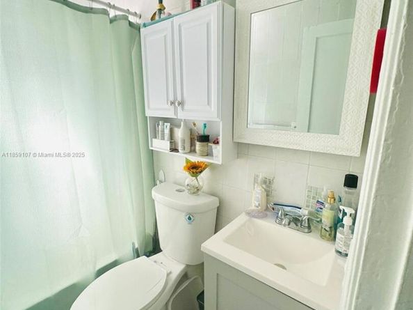 2371 SW 27th St, Miami FL 33133