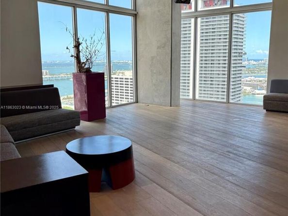 151 SE 1st St 2401, Miami FL 33131
