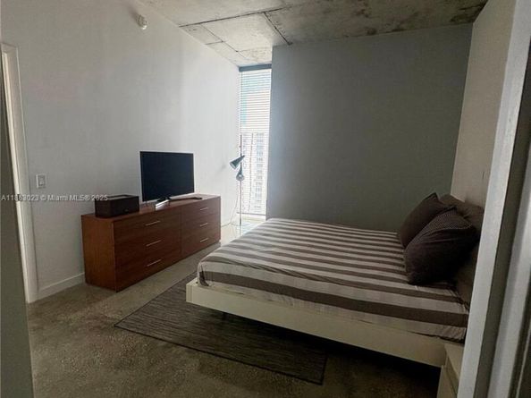 151 SE 1st St 2401, Miami FL 33131