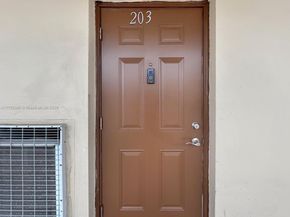 7305 NW 5th Pl 203, Margate FL 33063