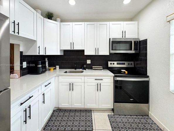 7305 NW 5th Pl 203, Margate FL 33063
