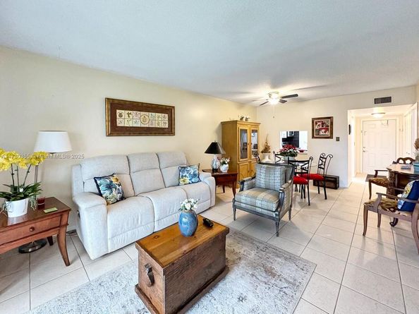 7305 NW 5th Pl 203, Margate FL 33063