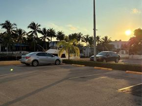 2000 NE 135th St 710, North Miami FL 33181