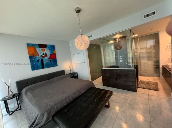 1040 Biscayne Blvd 1505, Miami FL 33132