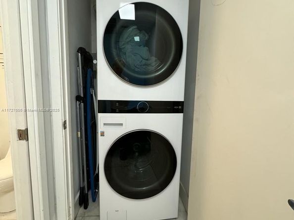 1040 Biscayne Blvd 1505, Miami FL 33132